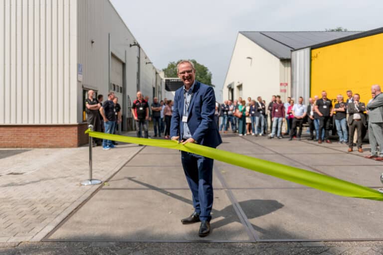 Bart Aangenendt tijdens opening productiehal 6 Timmerije